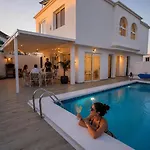 Casa *