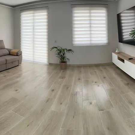 Casa *
